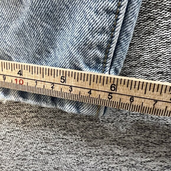 Levi's 501 Jeans Women 26 (31x27 Actual) Slim Taper Blue Denim Button Fly Rip - Picture 8 of 16